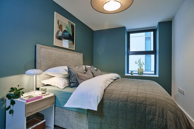 Double room with private bathroom at Silveryard Main Photo