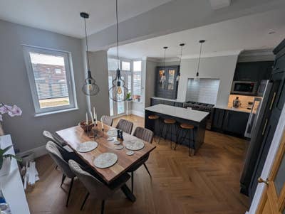 Bedroom in spacious terraced house Main Photo