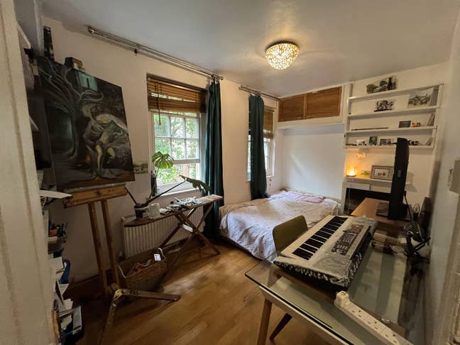 Room in Quiet Filmmaker Flat w/ Living Room+Garden Main Photo