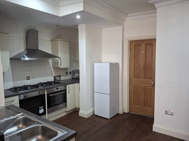 Rooms Available in All-Ensuite Student House Main Photo