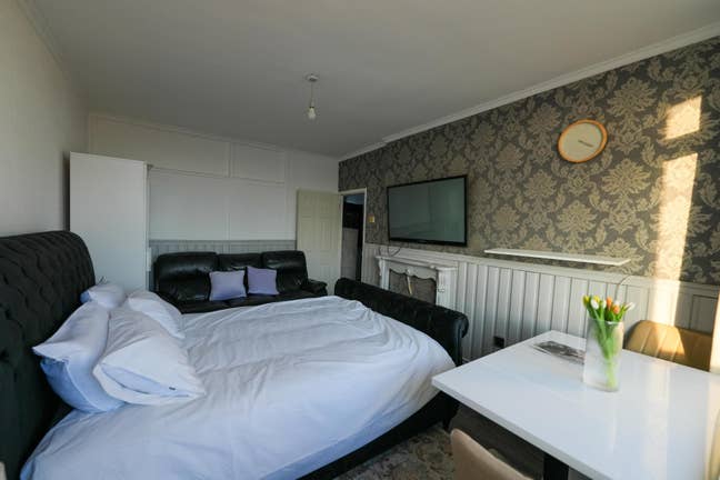3 Comfy Rooms in Trendy E1 Main Photo