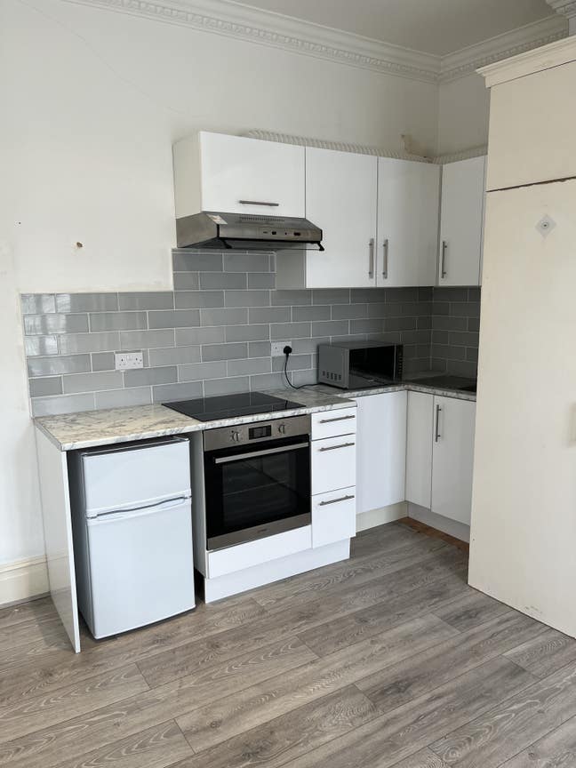 Studio room close to Central line & Westfield  Main Photo