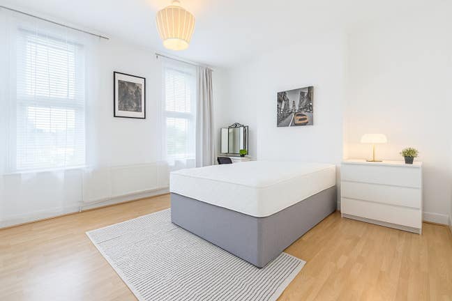  Spacious Double Room in All Saints/Canary Wharf  Main Photo