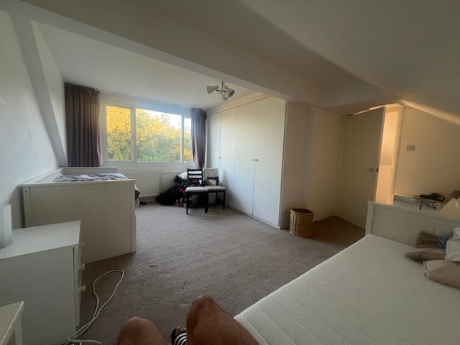 Spacious double room, en suite,  living room-st Main Photo