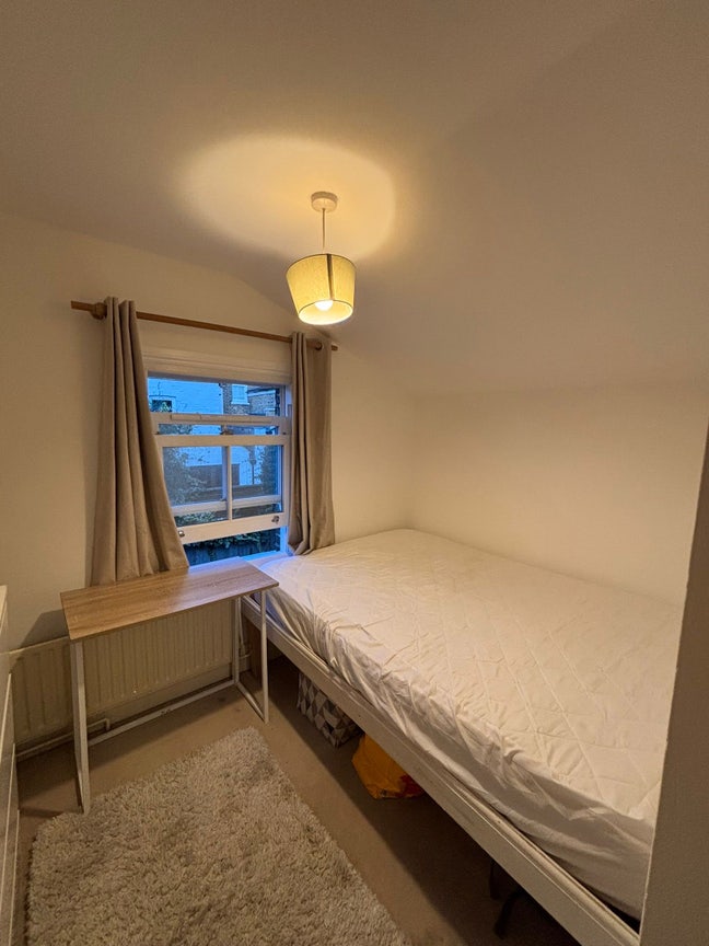 Double room in Wandsworth Town house-share  Main Photo