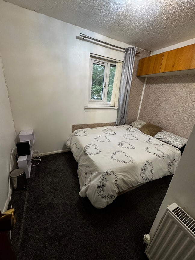 Room available in 2bhk Semi-detached house  Main Photo