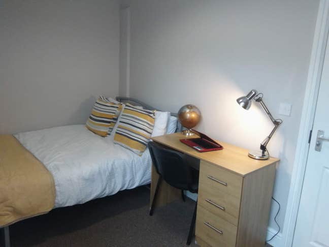 Stunning Double Room in Professional house Main Photo