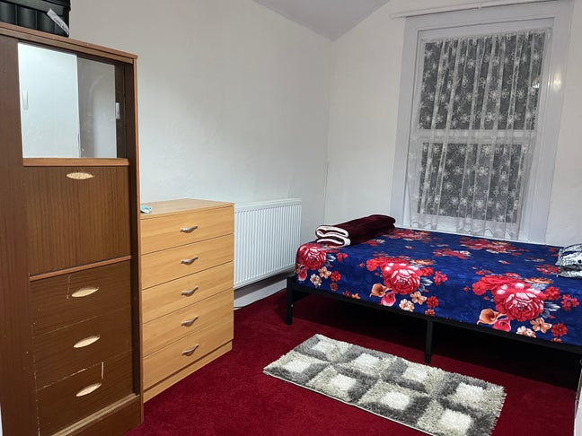 Room to rent  Main Photo