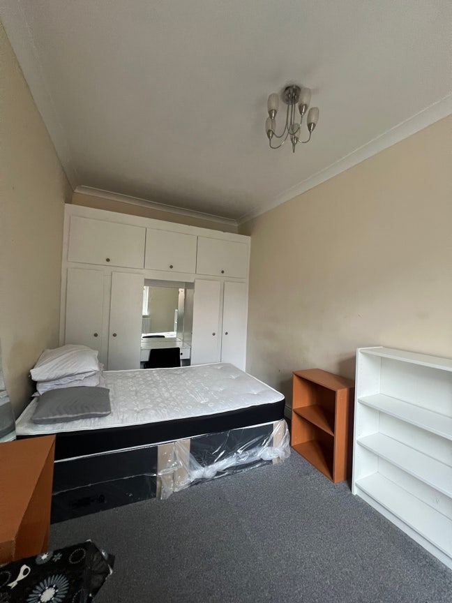 Rooms for students and professionals Main Photo