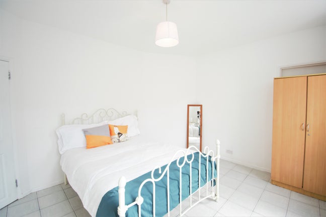 Hassle-Free Move-In – Book Your Viewing Now! Main Photo
