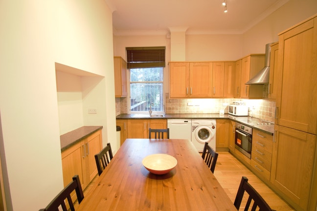 Hassle-Free Move-In – Book Your Viewing Now! Main Photo