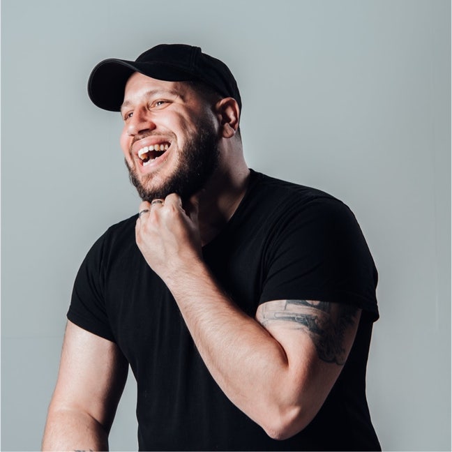 Friendly, Creative Professional Looking for a Room Main Photo