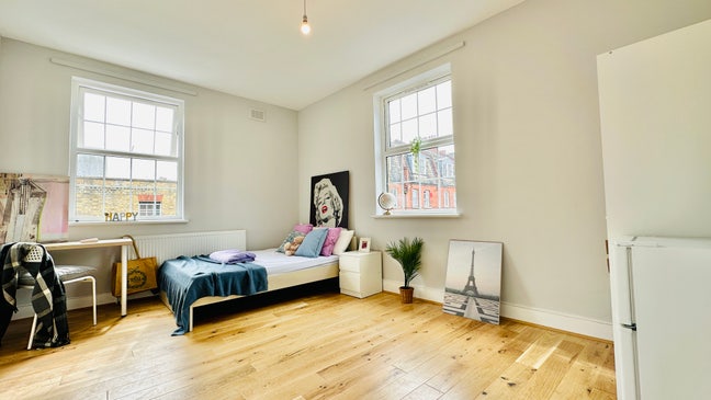  WHAT??  3 Big ROOMS with Private Fridge Main Photo