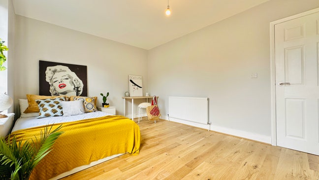  WHAT??  3 Big ROOMS with Private Fridge Main Photo