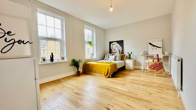  WHAT??  3 Big ROOMS with Private Fridge Main Photo