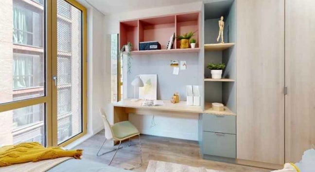  Student room available- Broze ensuite at IQ  Main Photo
