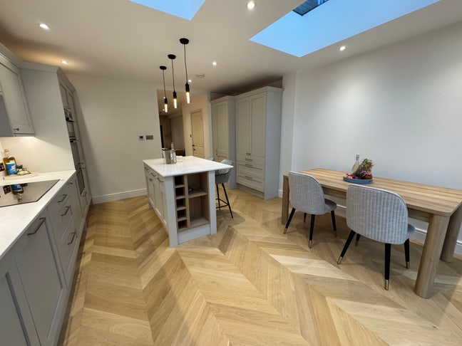 Beautifully Renovated Home in Central Epping Main Photo