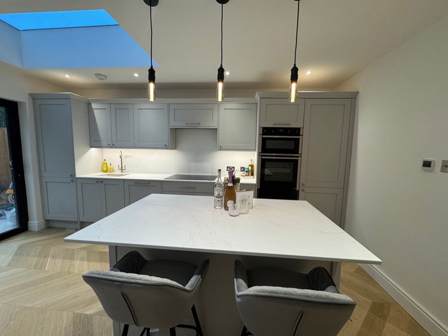 Beautifully Renovated Home in Central Epping Main Photo