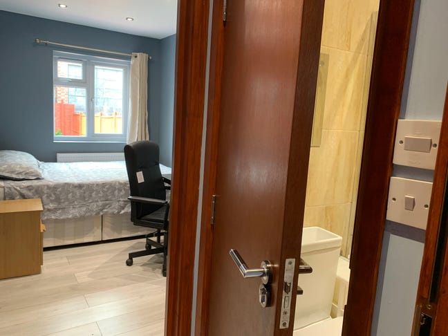 Immaculate En-Suite Room Available Main Photo