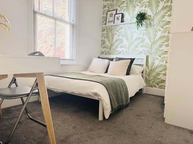 New! City Centre Ensuite | Rarely Available! 🏡  Main Photo