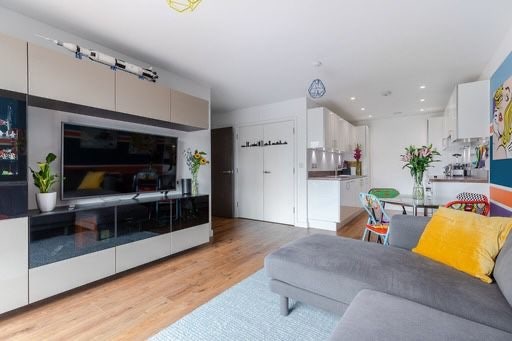 5* 2 bed/1bath flat-5m Old Street-Available 19.09 Main Photo