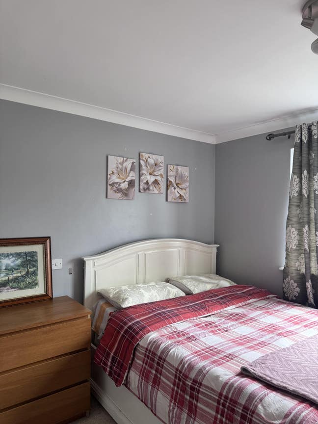 Specious double room with private bathroom  Main Photo