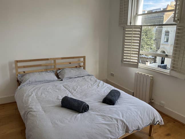 Bright double room in 4 bed house off Northcote Rd Main Photo