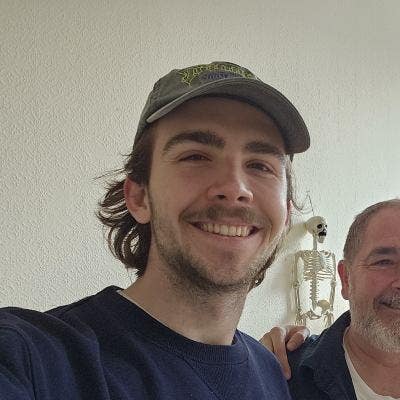 Urgently looking for a room! Main Photo