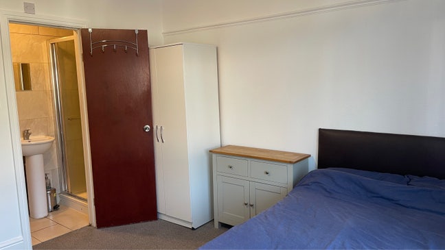 En suite double room with shared kitchen  Main Photo