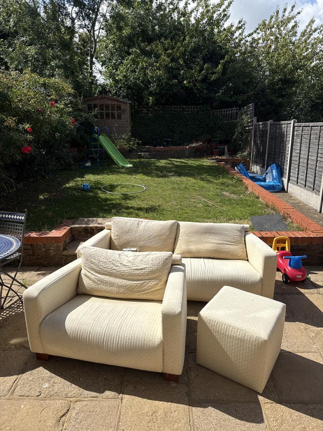 Double room in a furnished house next to station  Main Photo