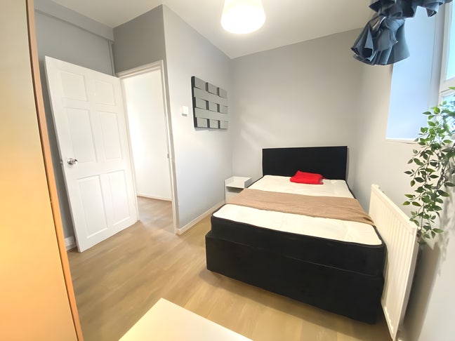 ❤️Westferry | Limehouse | Mile End | All Bills Inc Main Photo