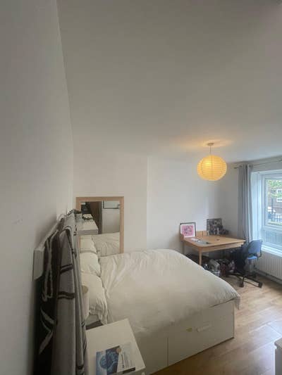Large Double Bedroom in Vauxhall av October 1st Main Photo