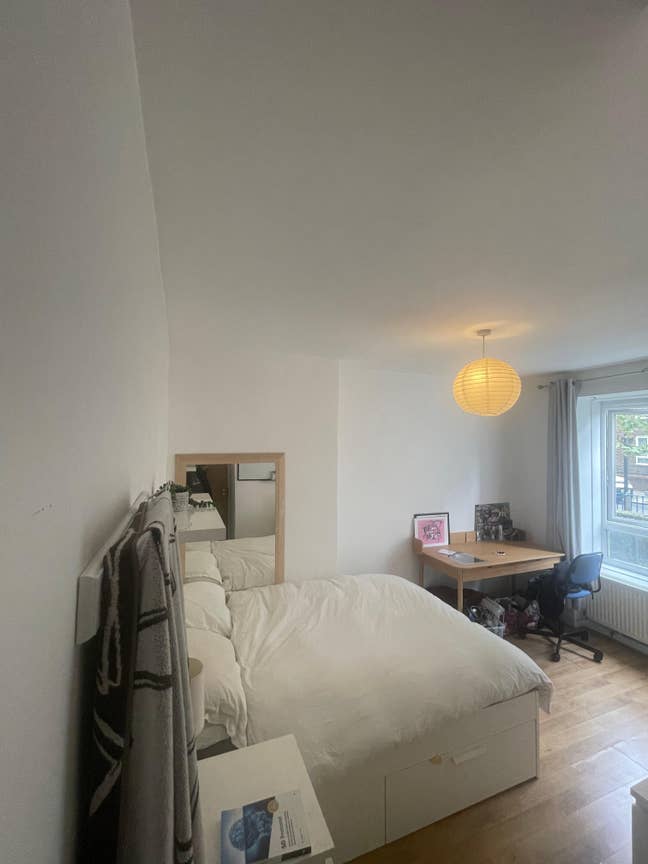 Large Double Bedroom in Vauxhall av October 1st Main Photo