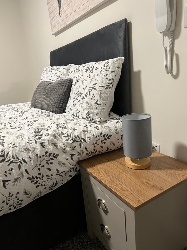 New En-Suite Room available  Main Photo