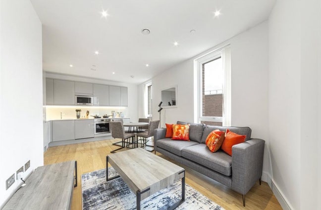 Seeking Roommate for a 2bed/2bath flat Main Photo