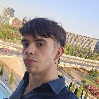 Looking for a room/flatmate Main Photo