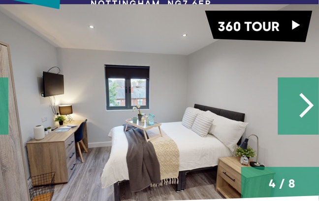 Large Double Bed  Ensuit Bedroom  Main Photo
