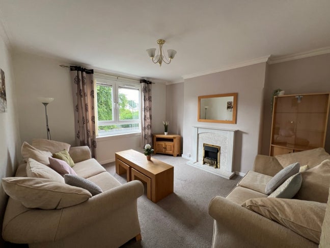 Large, bright, one bed flat in west Edinburgh Main Photo