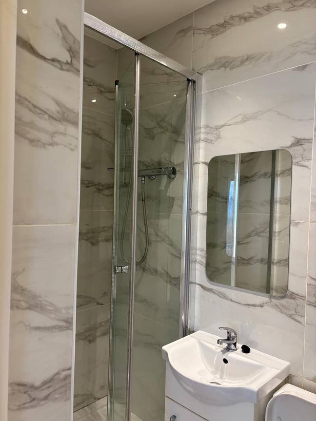 High End En-Suite Double Bedroom_Edgware/Burnt Oak Main Photo