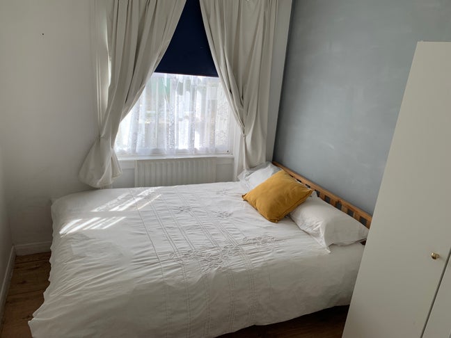 Small double room Main Photo
