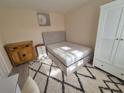 Double room to let Main Photo