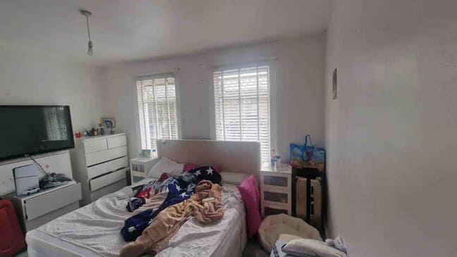 3-Bedroom House for Rent in N9 8RX Main Photo