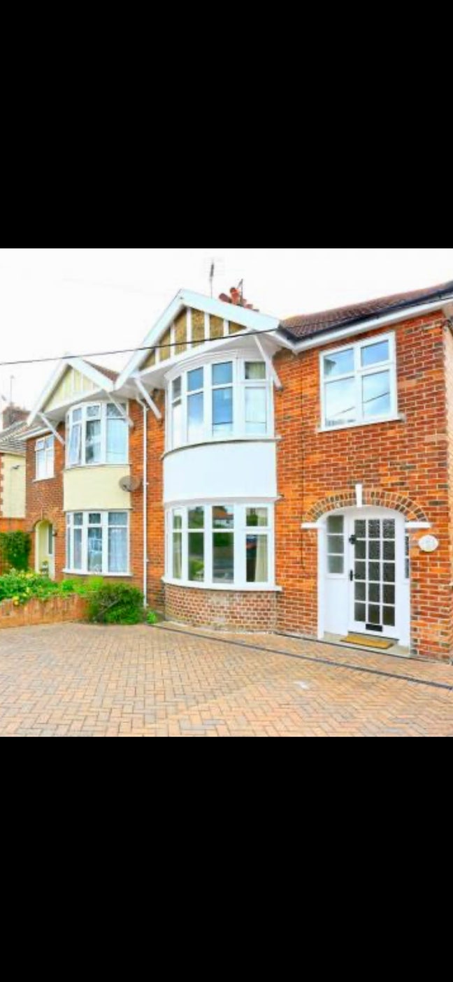 2 double, furnished rooms in fab coastal house  Main Photo