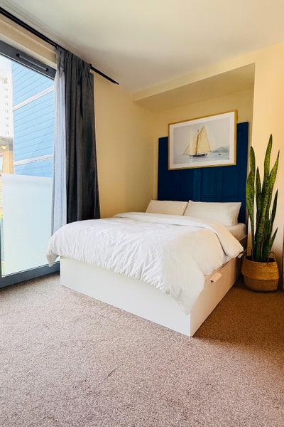 🏘️ Bright Double with Balcony!  Main Photo