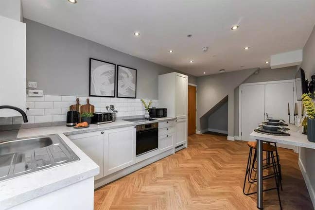 Modern Room to Rent in HMO Opposite Derby Hospital Main Photo