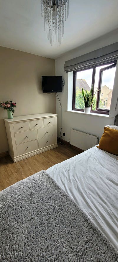 Furnished Double Bedroom available on Deer Park Main Photo