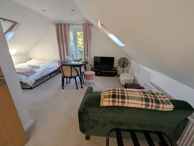 1 Double Bedroom En Suite First Floor Apartment  Main Photo