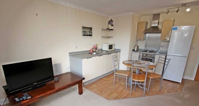 Room Available close to deansgate Main Photo