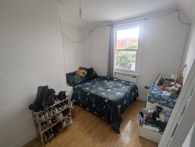 PRiCE DROP - Lovely bright double in NW2 Main Photo