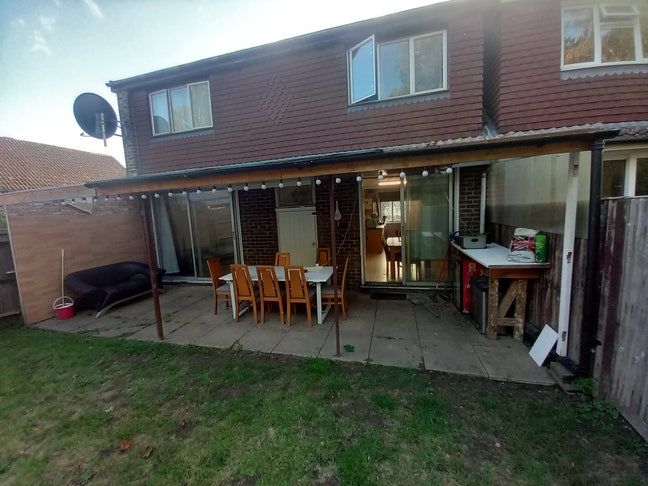 Double Room Available Main Photo